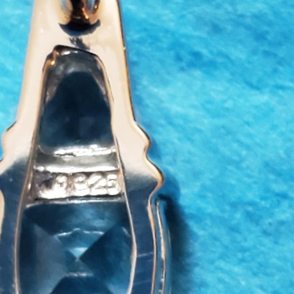 "NWT" White Sapphire earrings set Sterling silver - Picture 4 of 7